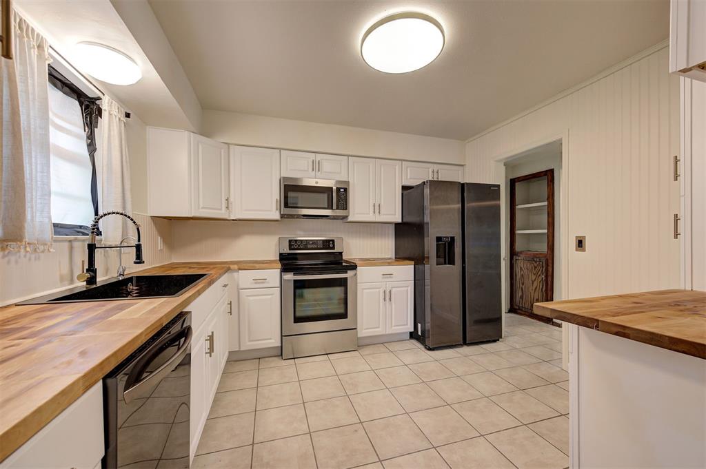 1724 N Fordson Avenue Property Photo 14