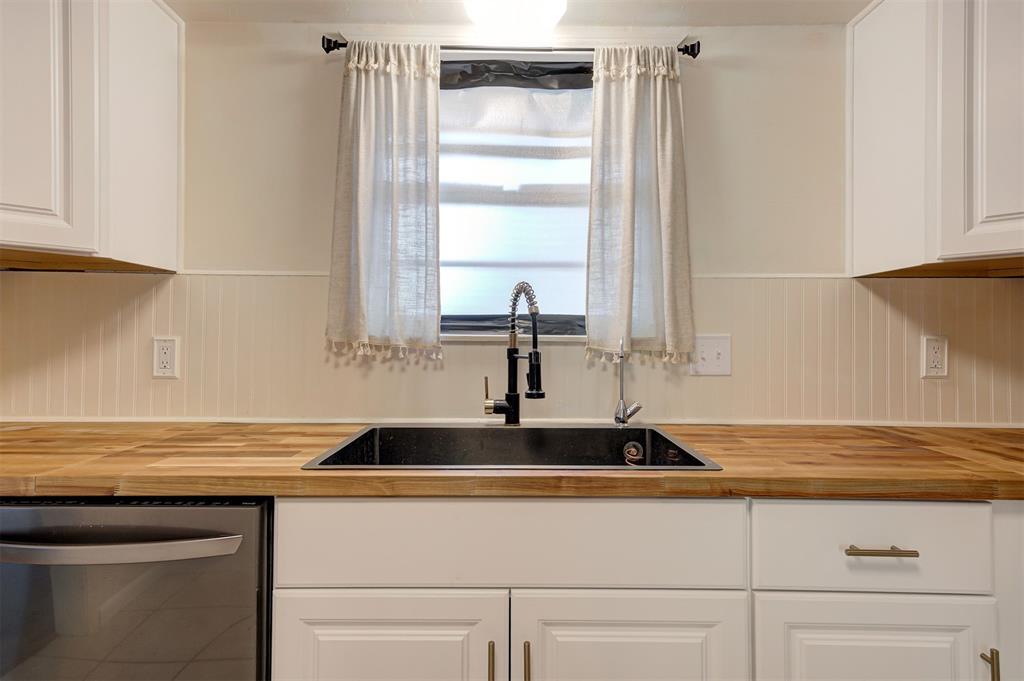 1724 N Fordson Avenue Property Photo 16