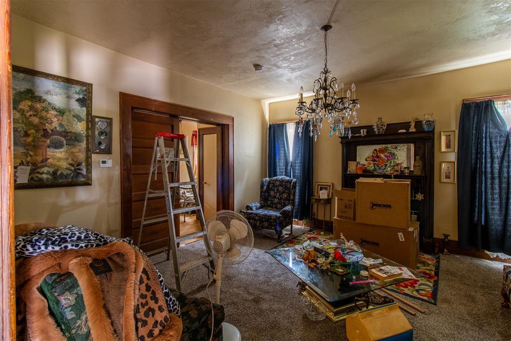 1129 W Park Place Property Photo 4