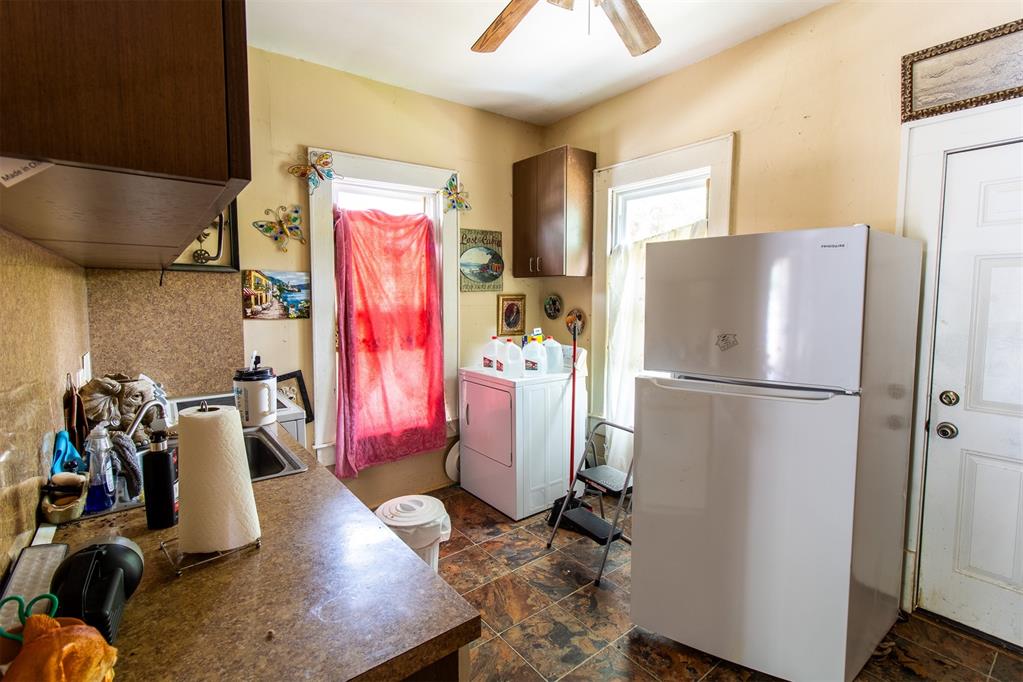 1129 W Park Place Property Photo 5