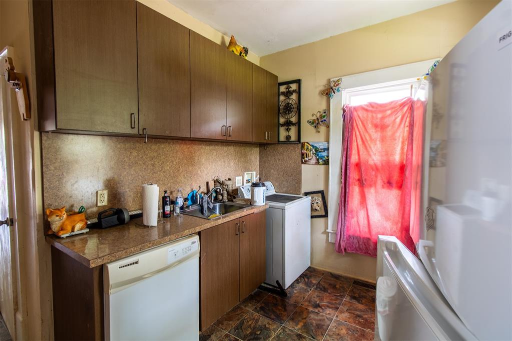 1129 W Park Place Property Photo 6