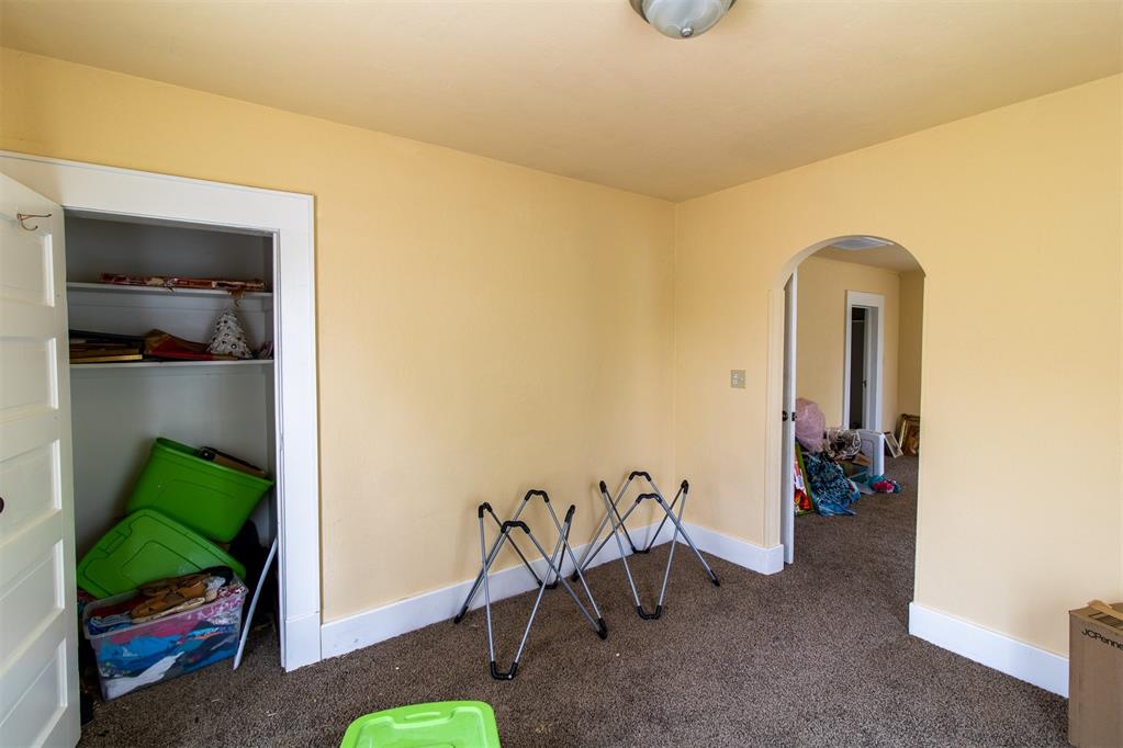1129 W Park Place Property Photo 8