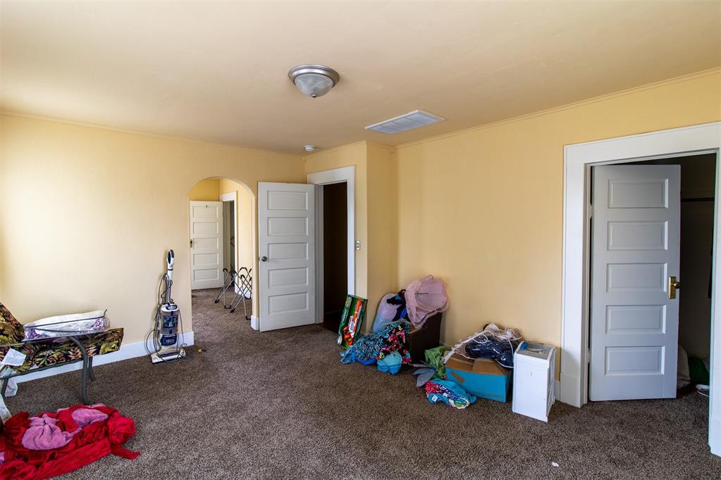 1129 W Park Place Property Photo 9