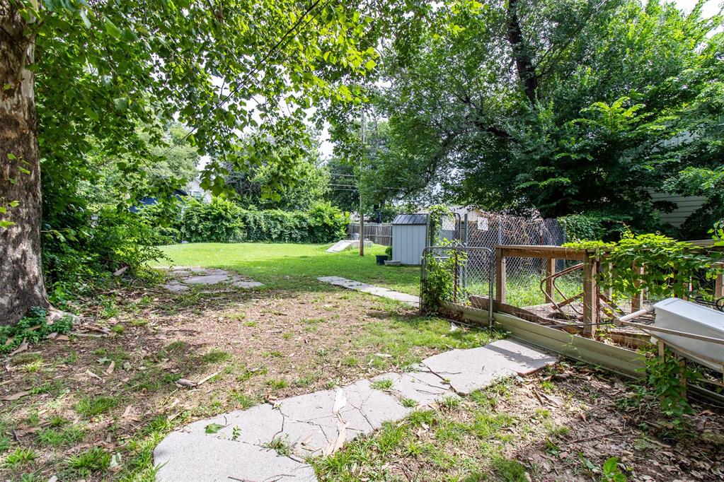 1129 W Park Place Property Photo 19