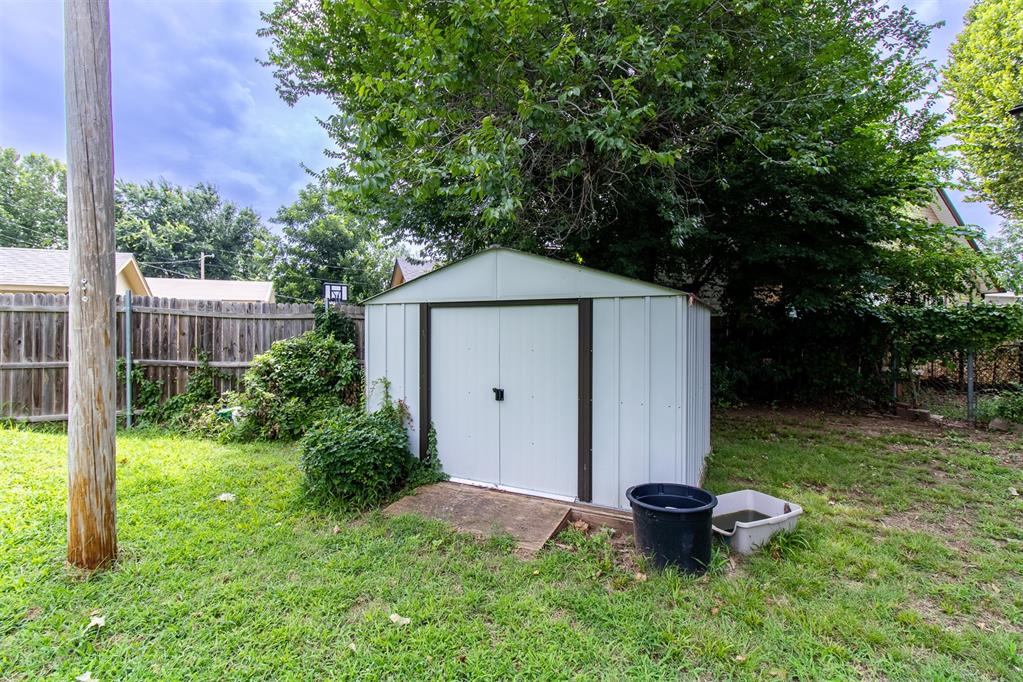 1129 W Park Place Property Photo 23