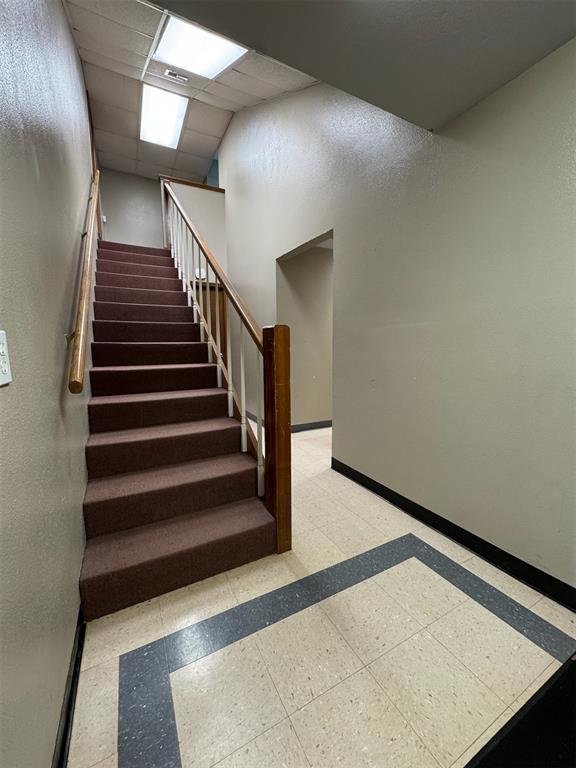 2024 Ruhl Drive Property Photo 7