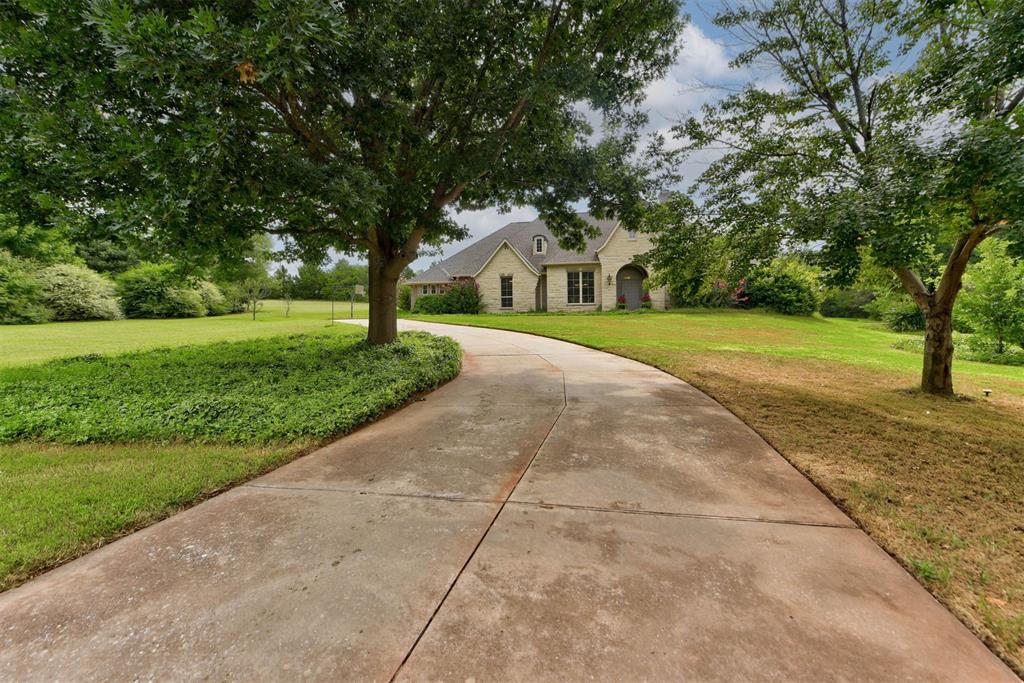 20400 Deer Hollow Drive Property Photo 4