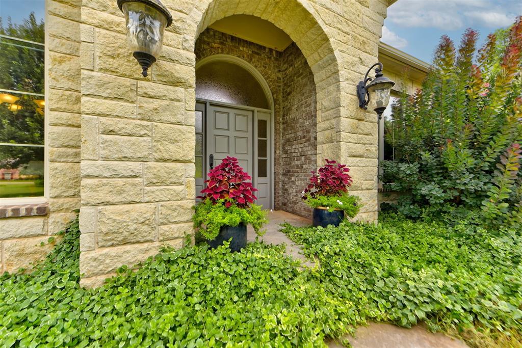 20400 Deer Hollow Drive Property Photo 6