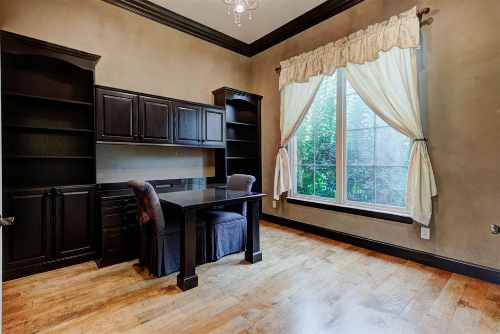 20400 Deer Hollow Drive Property Photo 8