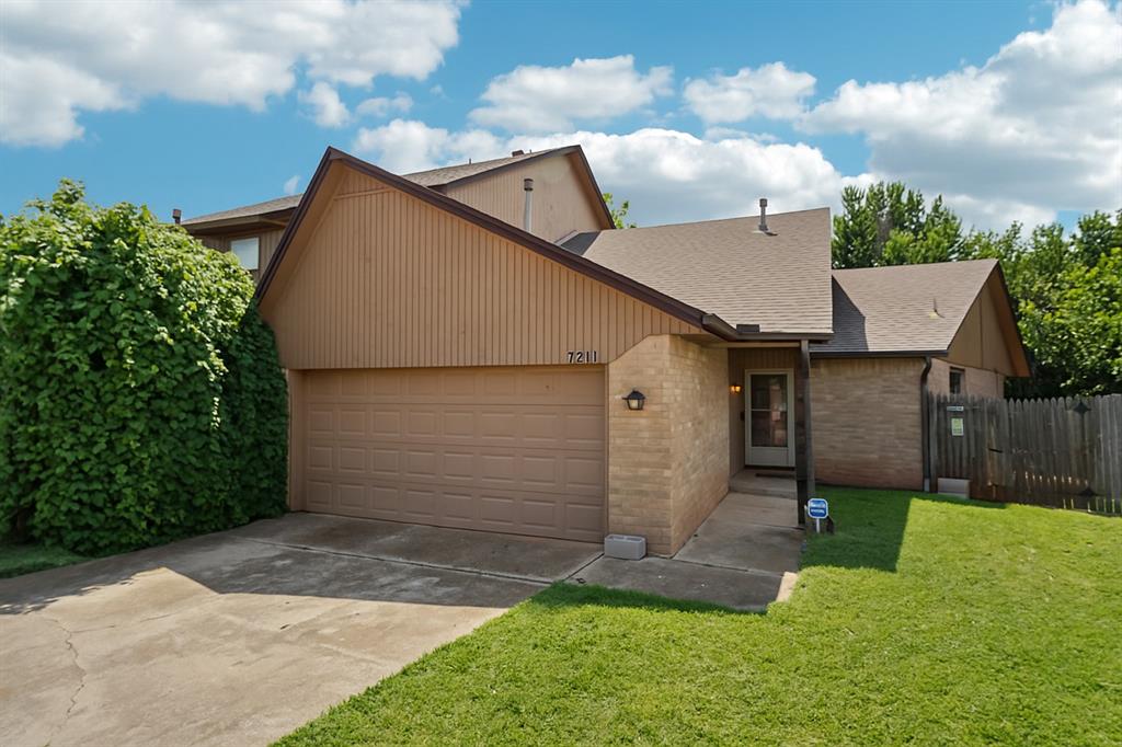 7211 Lakewood Circle Property Photo 1
