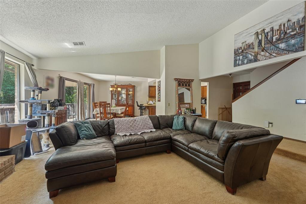 7211 Lakewood Circle Property Photo 5