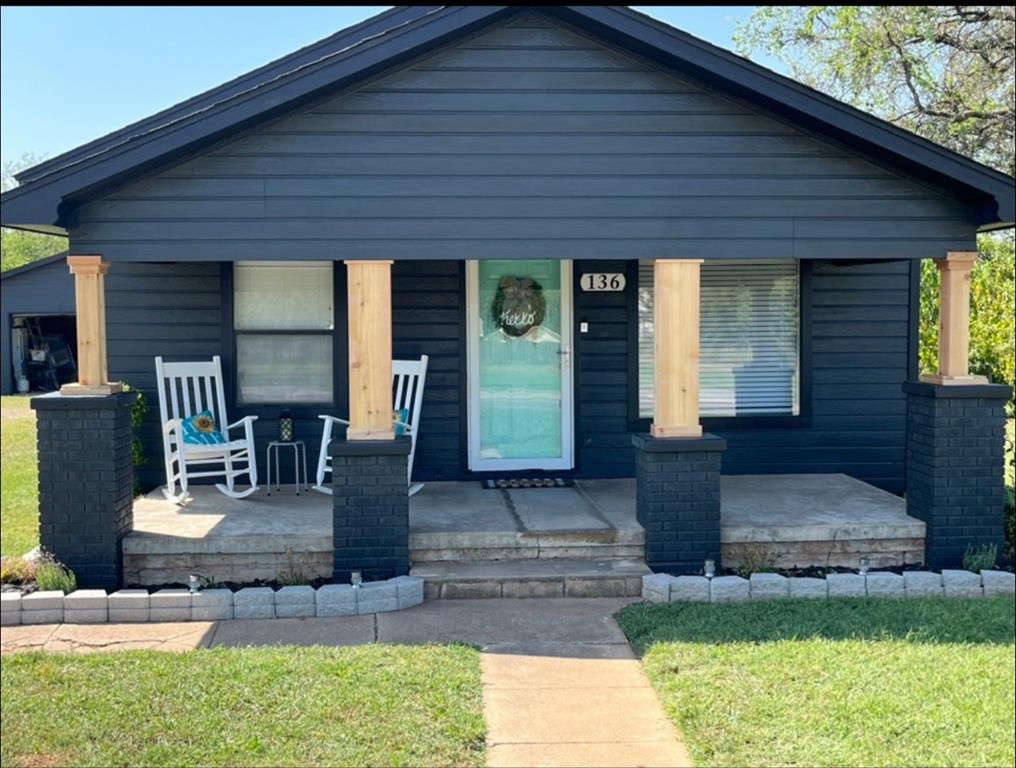 136 S Dawson Street Property Photo 1