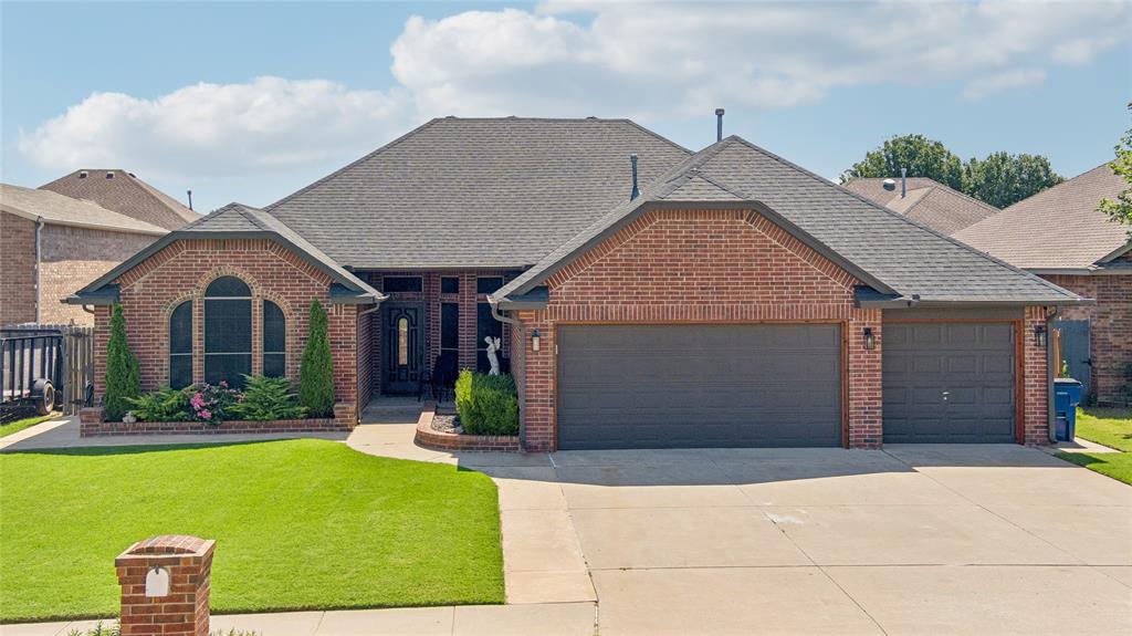 312 N Sam Houston Way Property Photo