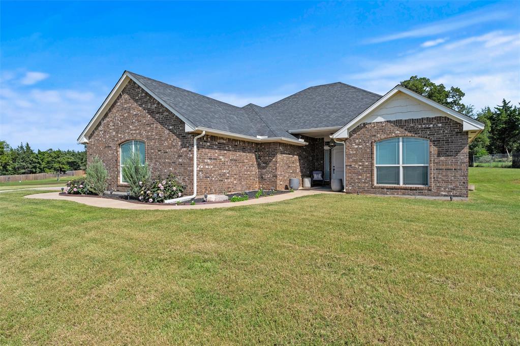 5865 Oak Tree Terrace Property Photo 2
