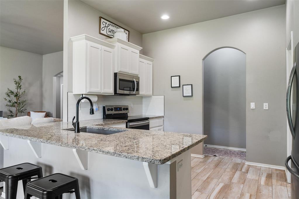 5865 Oak Tree Terrace Property Photo 11
