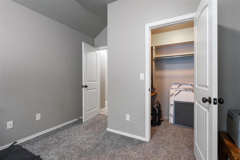 5865 Oak Tree Terrace Property Photo 15