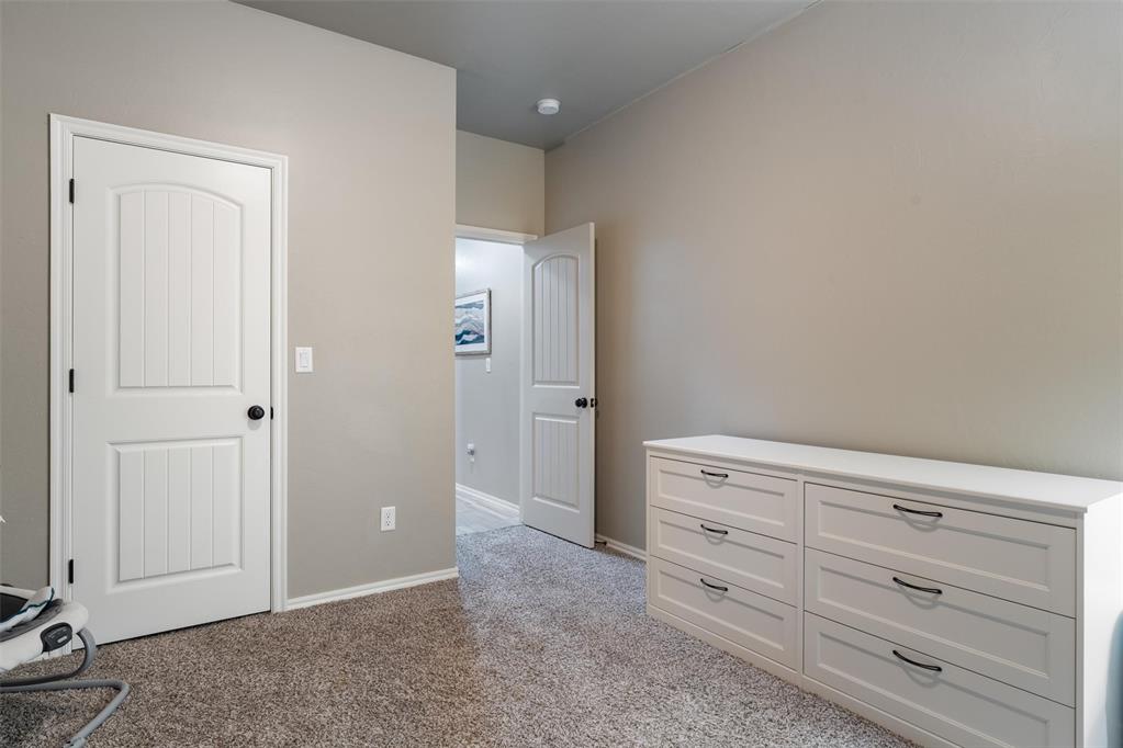 5865 Oak Tree Terrace Property Photo 19