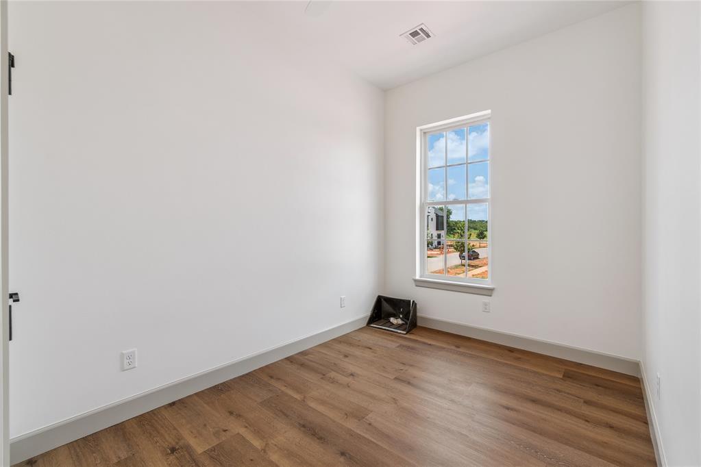 18857 Selah Way Property Photo 40
