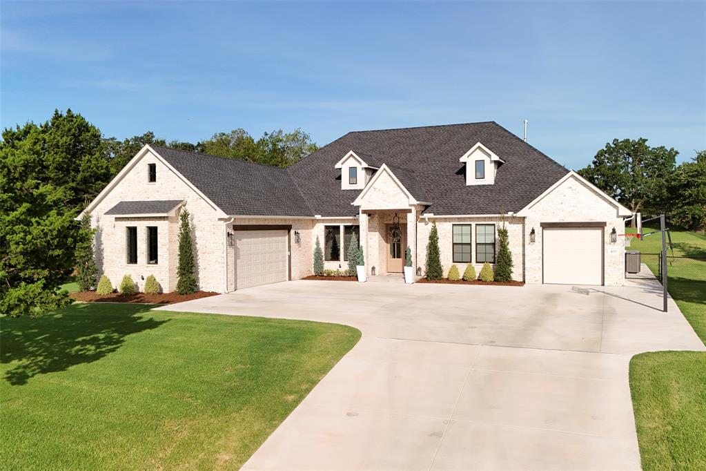 8111 Goldfinch Drive Property Photo 1
