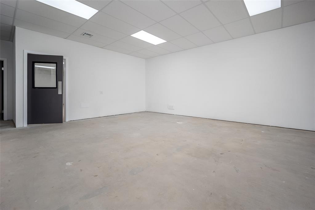 1050 N Flood Avenue 1050 Property Photo 7