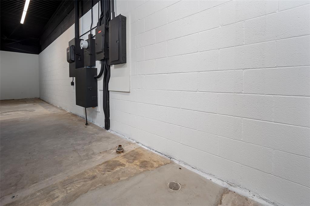 1050 N Flood Avenue 1050 Property Photo 15