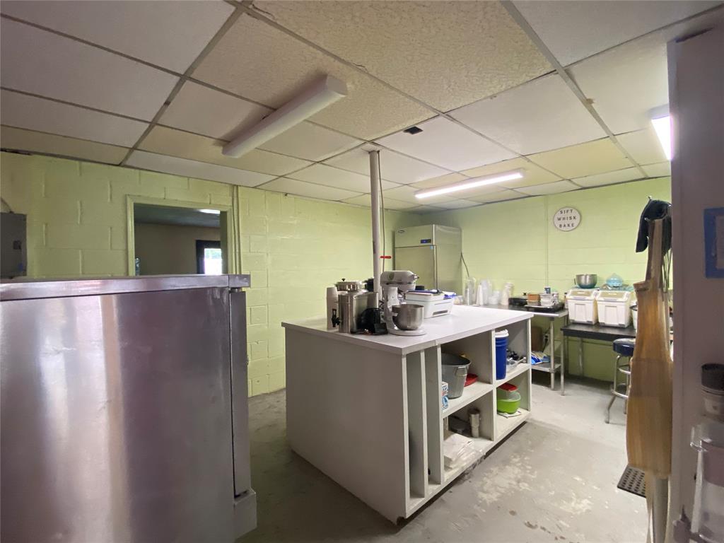 211 N Grand Street Property Photo 10