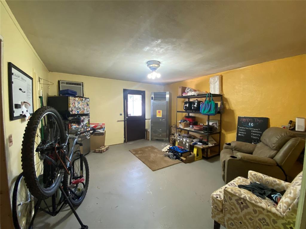 211 N Grand Street Property Photo 16