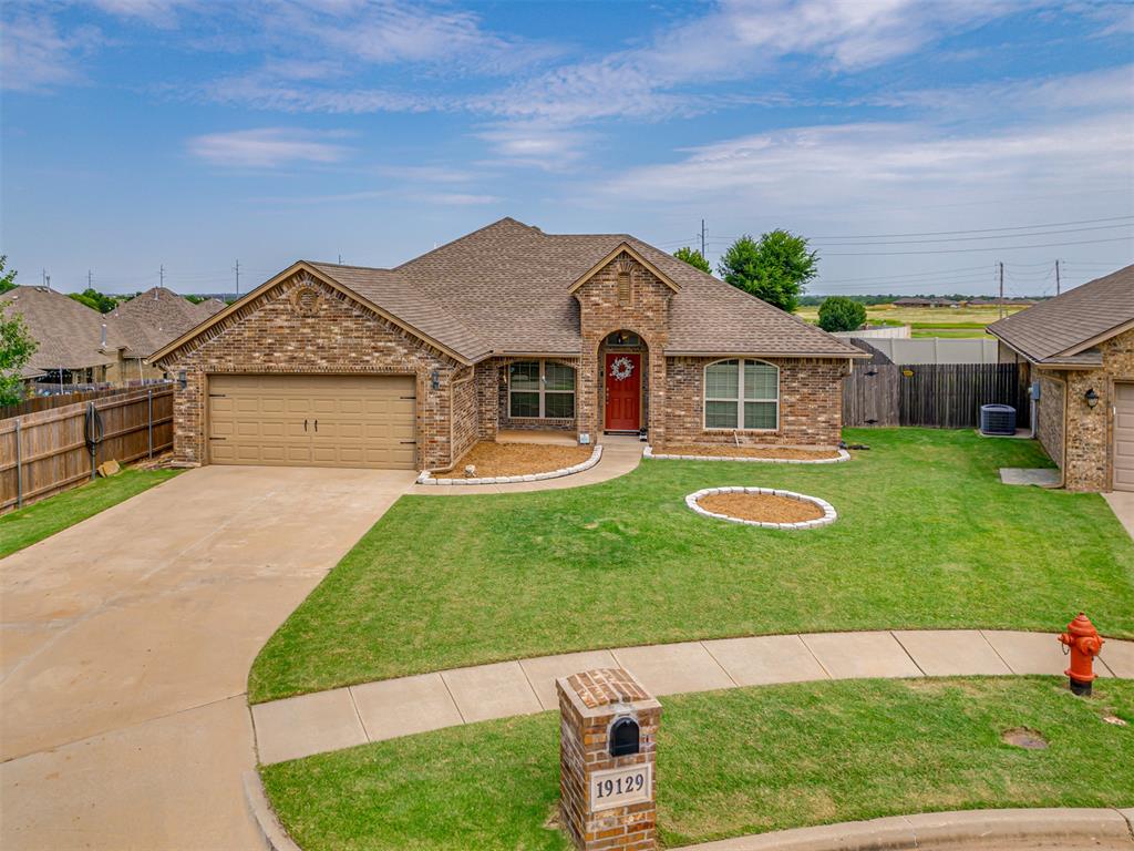 19129 Cottonwood Court Property Photo 1