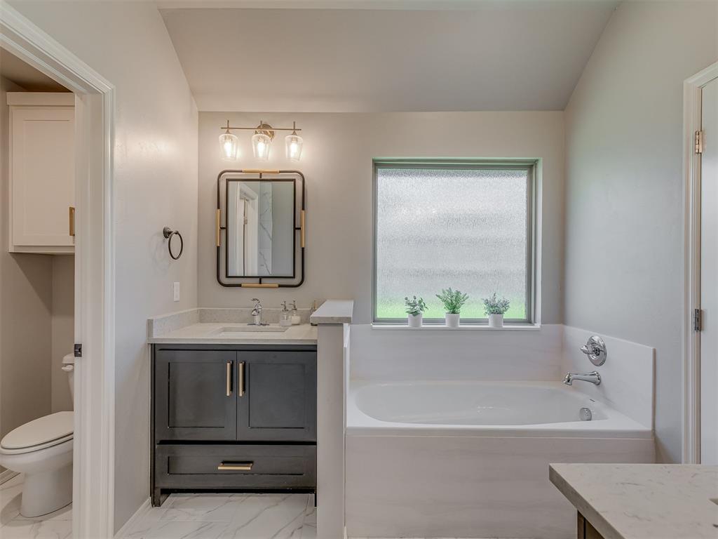 9025 Nw 74th Street Property Photo 17