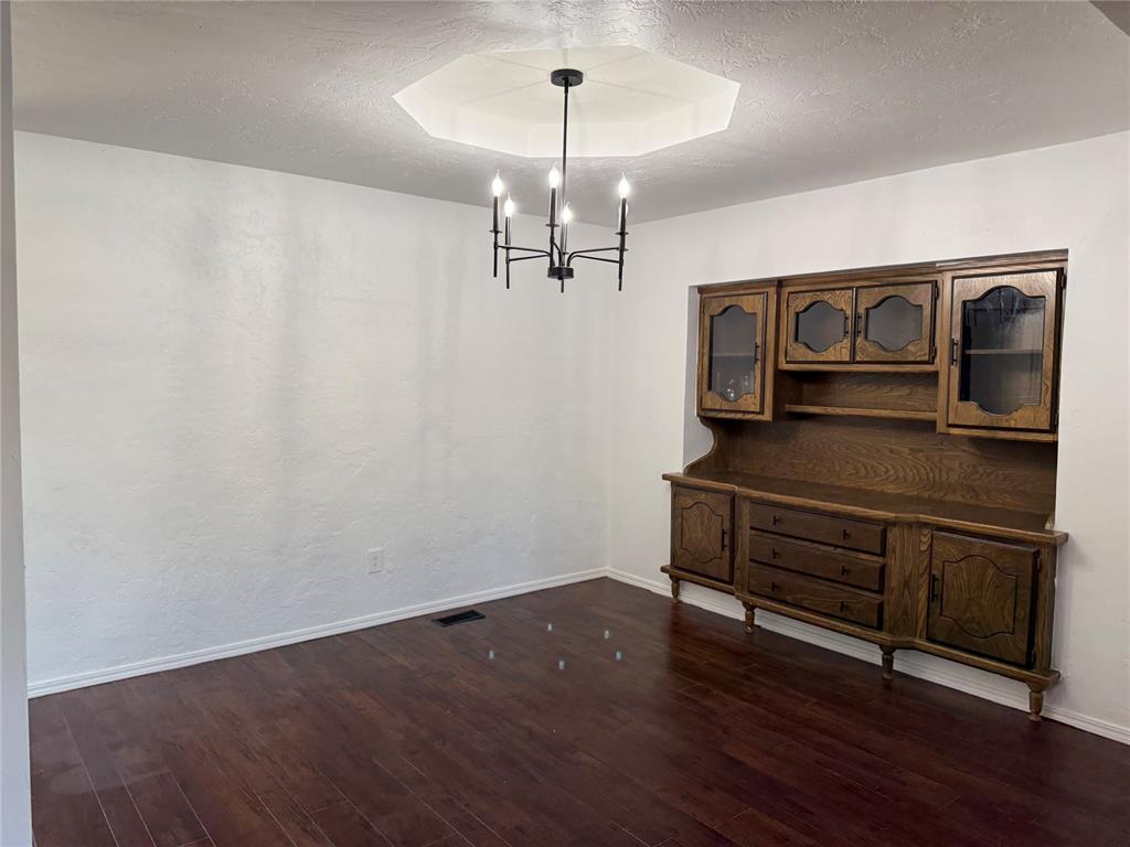 9901 Hummingbird Lane Property Photo 11