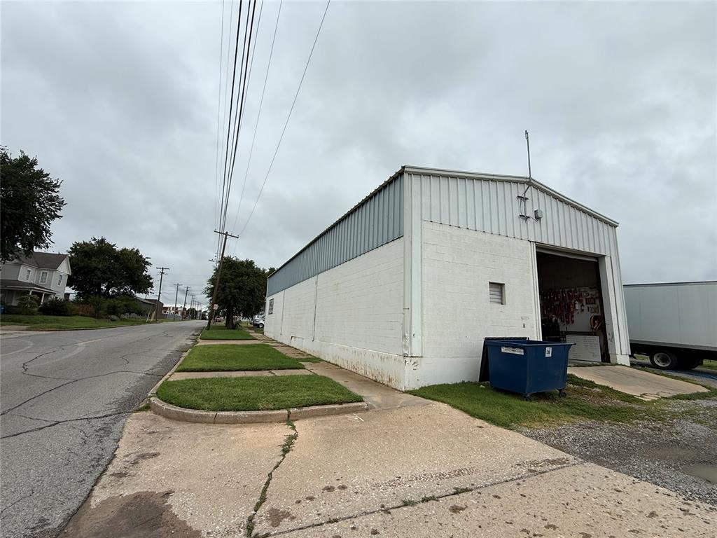 517 N Washington Avenue Property Photo 18