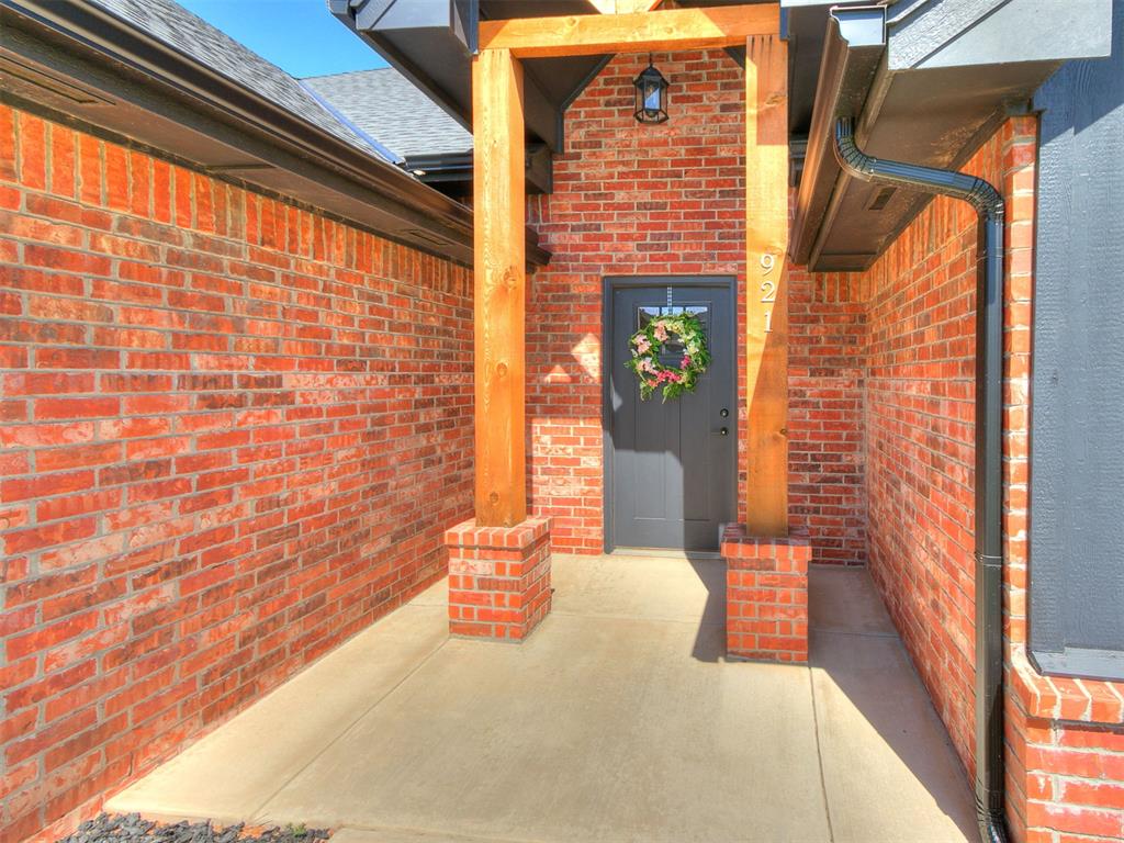 921 Red Rock Road Property Photo 2