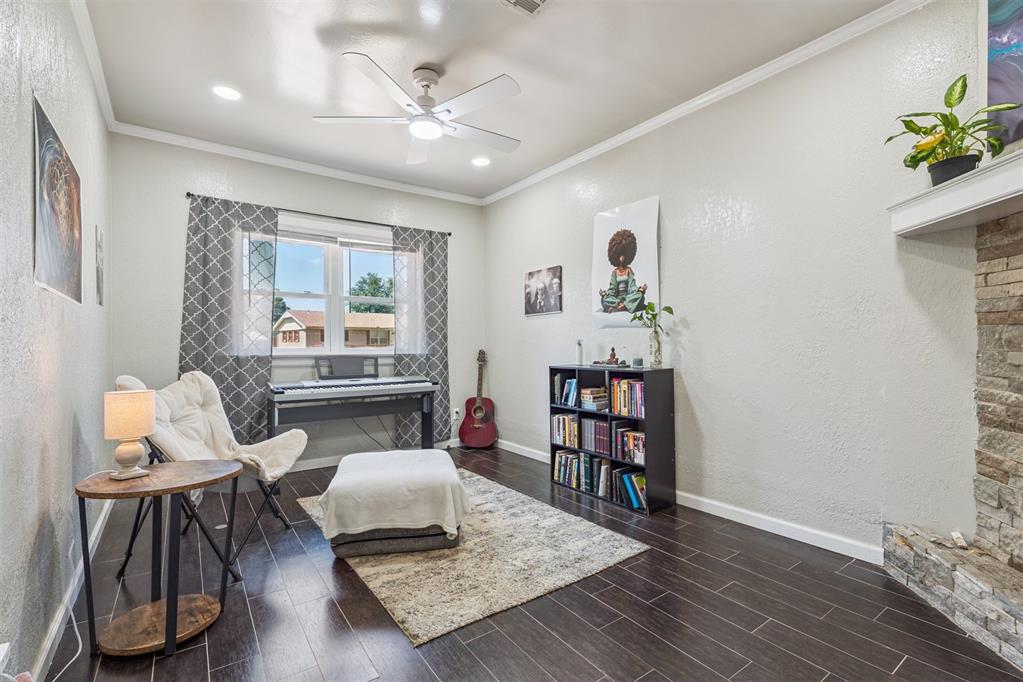 806 S Meadow Lane Property Photo 8