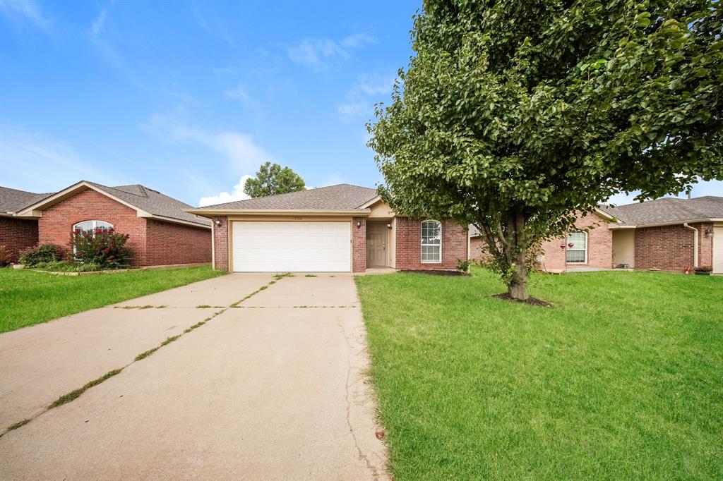 2516 Queenston Avenue Property Photo 1