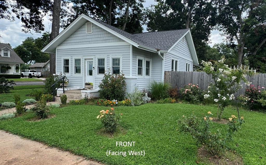 530 N Pecan Street Property Photo 1
