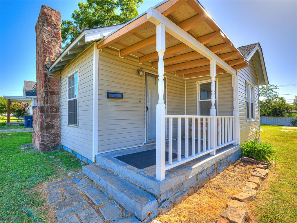 1217 N Market Avenue Property Photo 6