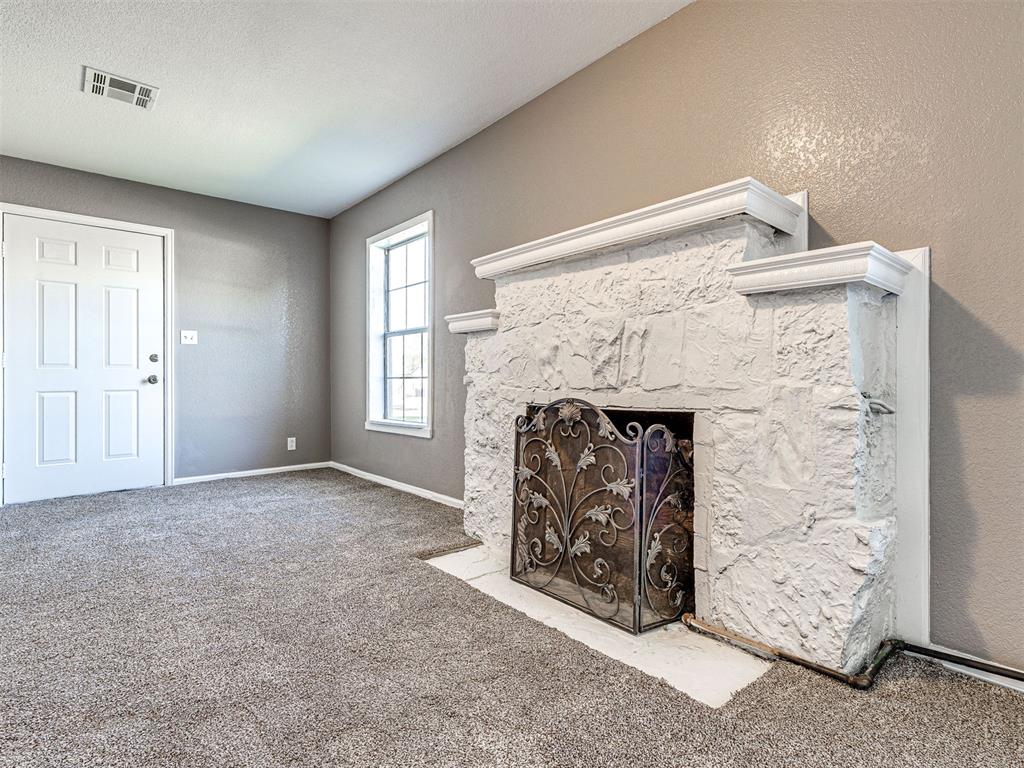 1217 N Market Avenue Property Photo 11