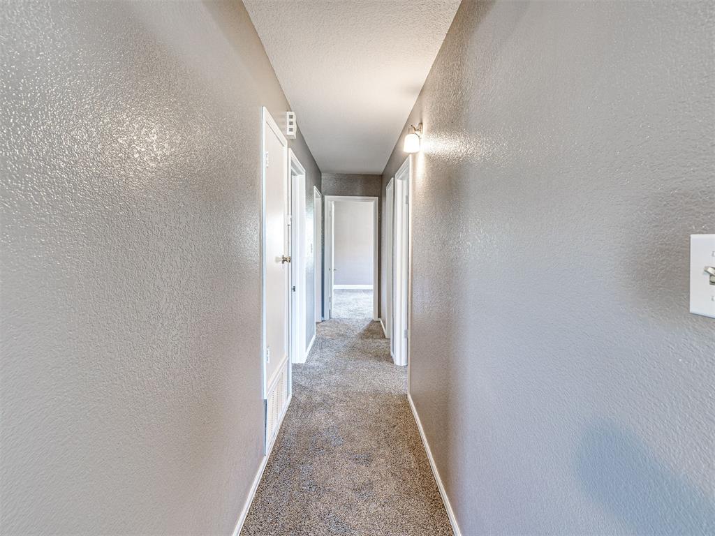1217 N Market Avenue Property Photo 13