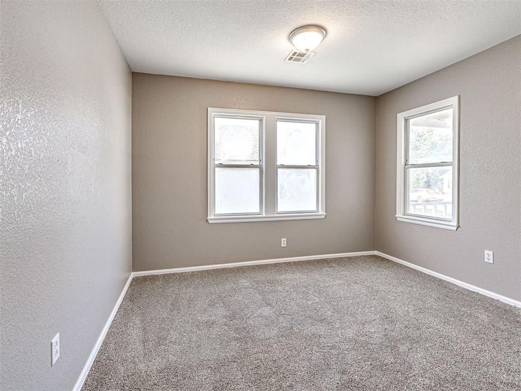 1217 N Market Avenue Property Photo 14