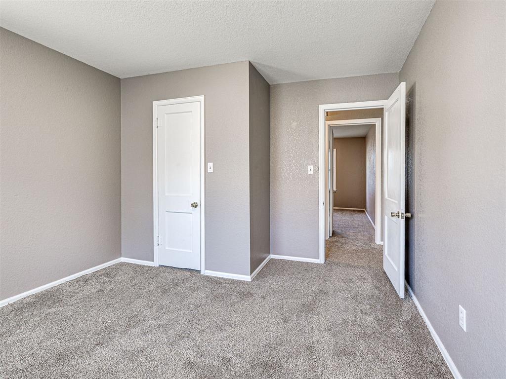 1217 N Market Avenue Property Photo 15