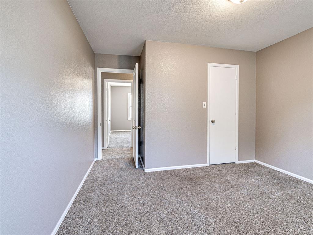 1217 N Market Avenue Property Photo 17