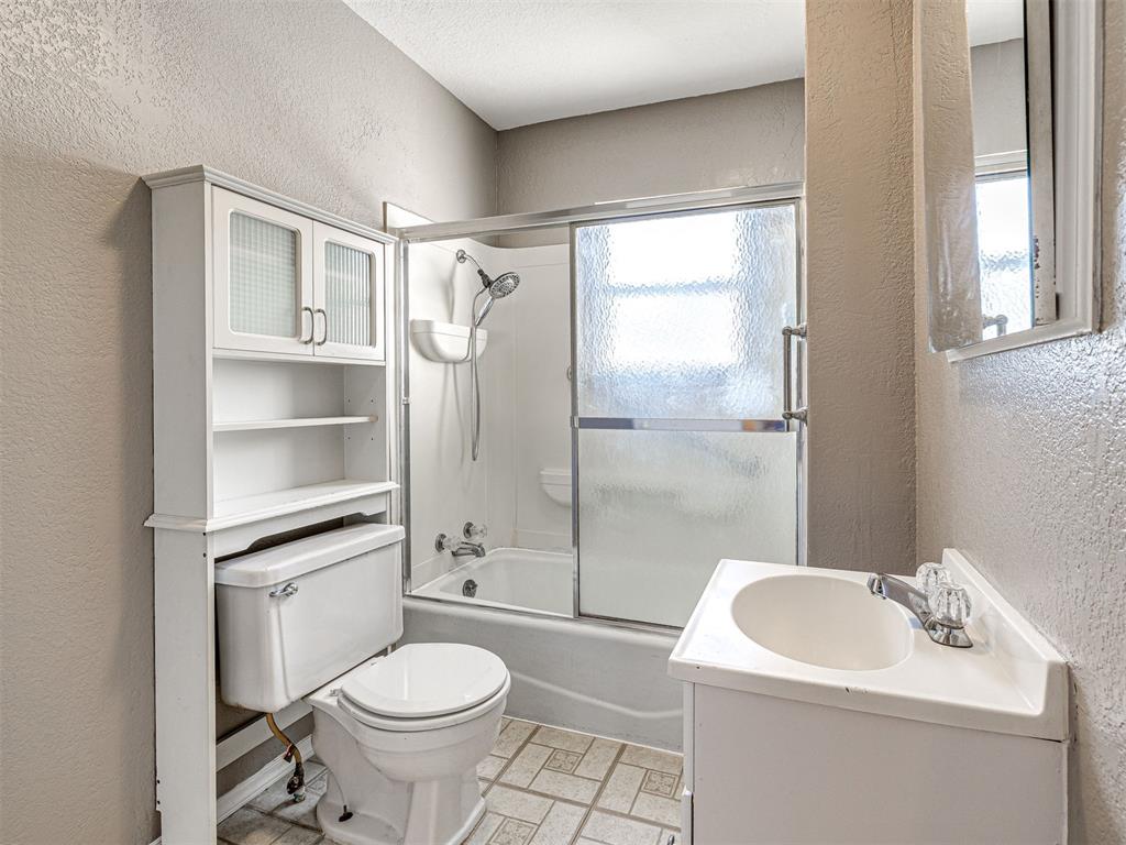 1217 N Market Avenue Property Photo 18