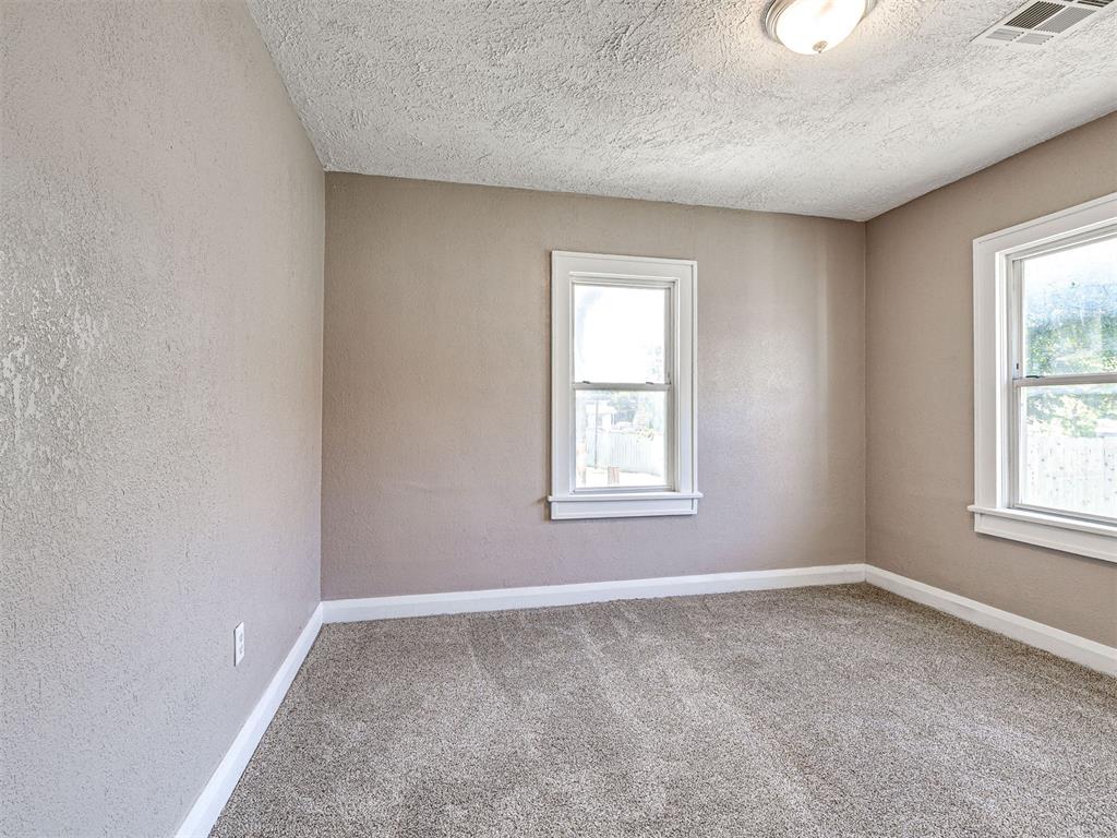 1217 N Market Avenue Property Photo 19