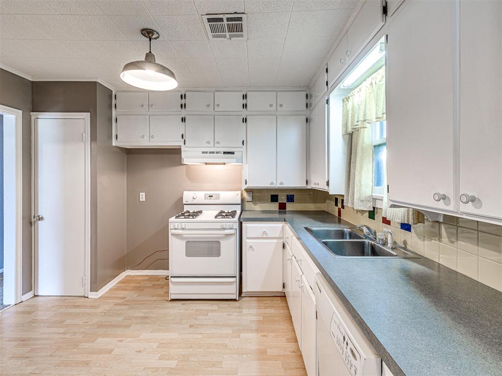 1217 N Market Avenue Property Photo 26