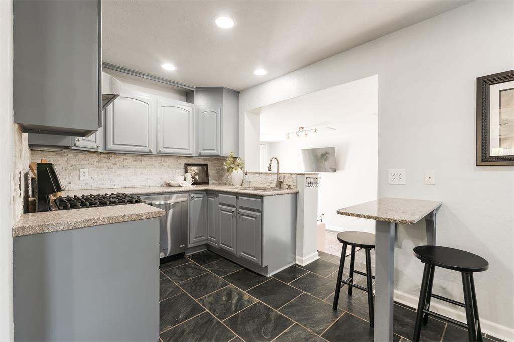 2017 Huntington Avenue Property Photo 15