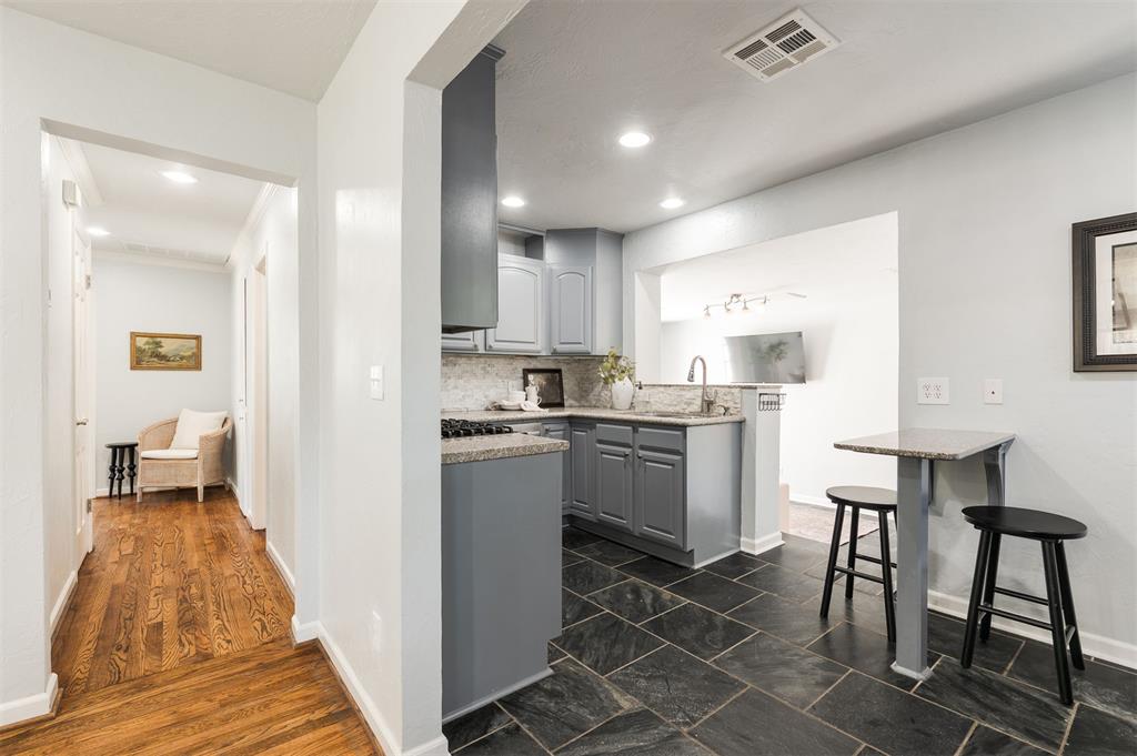 2017 Huntington Avenue Property Photo 16