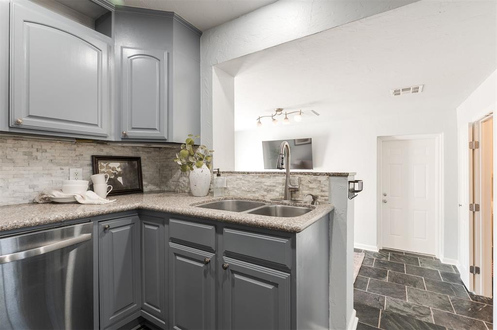 2017 Huntington Avenue Property Photo 25
