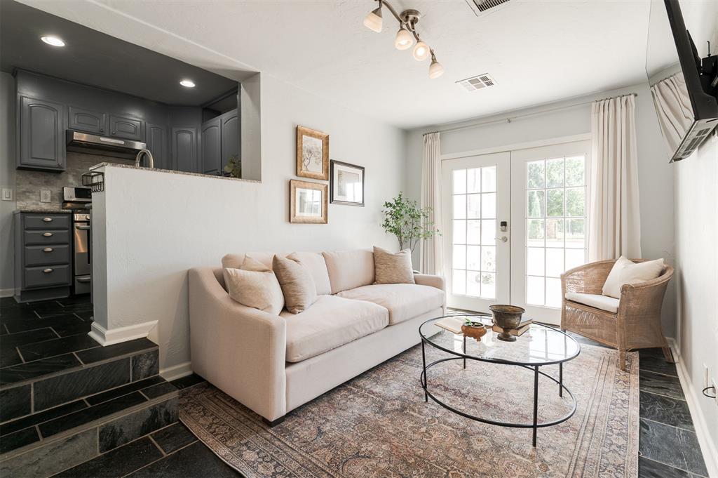 2017 Huntington Avenue Property Photo 27