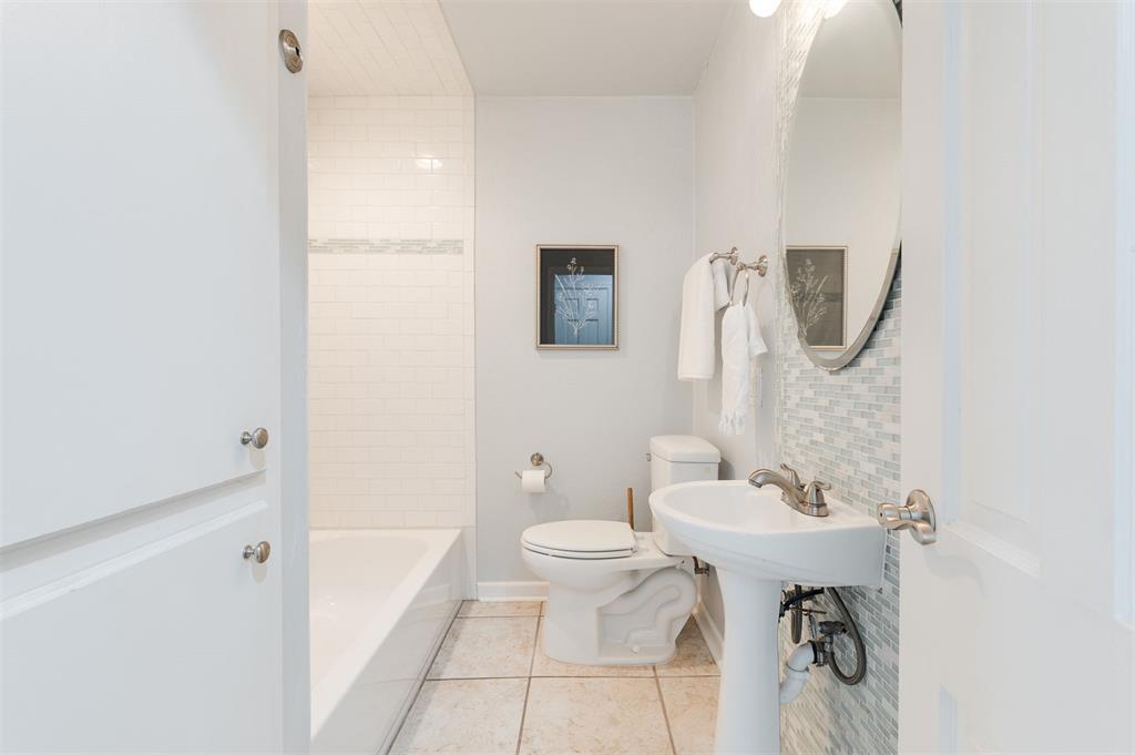 2017 Huntington Avenue Property Photo 29