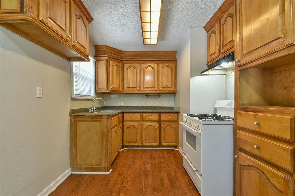 501 E Showalter Drive Property Photo 5